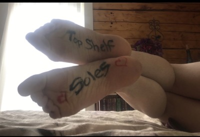 bisexualbeech:topshelfsoles-x-topshelfbooking:Shout out to the beautiful soles of