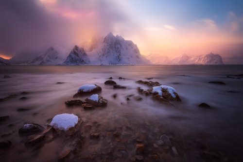 hamoconn:  enchanting-landscapes:   David Martín Castán   Feel like Hendrix would love
