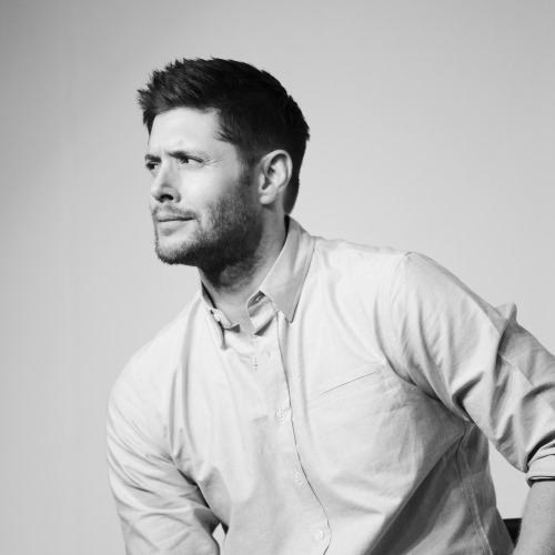 queersams:Jensen @ Asylum 14photos taken by me, please don’t use/post these on tumblr or on any othe