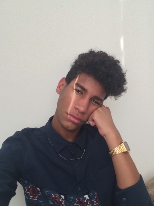 dunkinthesenuts:Is it too late for #BlackOutDay???