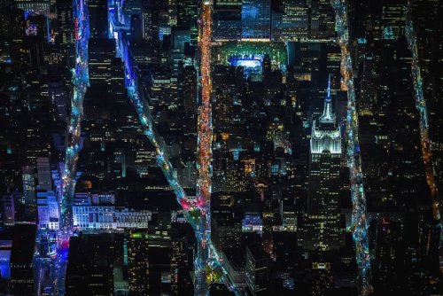 escapekit:  GOTHAM 7.5K Photographer and filmmaker Vincent Laforet has captured stunning high-altitude photos of New York City at night. Flying high above the city of New York, Vincent captured these beautiful shots during a night time helicopter ride. 