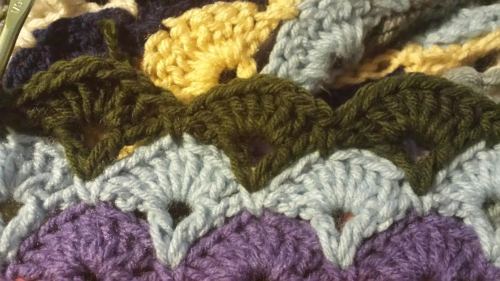 crochetmelovely: 2015 Crochet Mood Blanket!Week 39, row 39! :)Forest green for this week. Things are