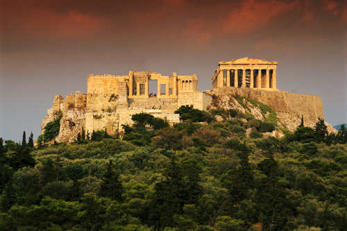 ahencyclopedia:WONDERS OF THE ANCIENT WORLD: The Acropolis of Athens THE ACROPOLIS was built un