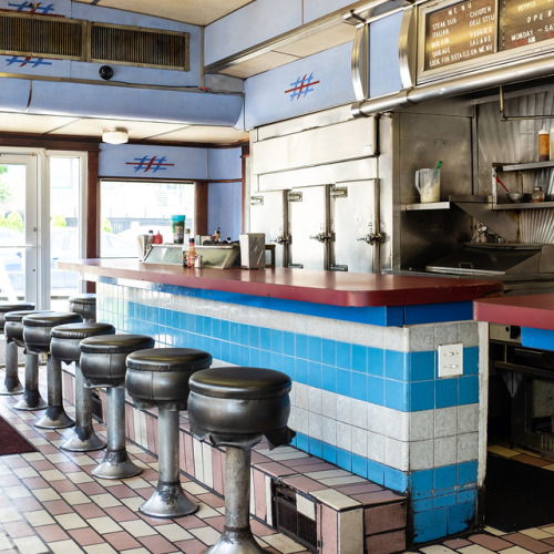 Pittsburgh, Pennsylvania. Peppi’s Old Tyme Sandwich Shop is a housed inside a rare National di