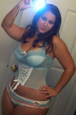 bbwgirlsgonewild:  Cute candidCheckout more