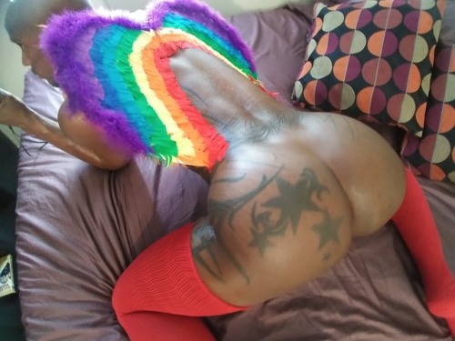 wrathsvengeance:  Just felt like showing Booty while wearing my socks  I would love to pound out this phat assfrfr