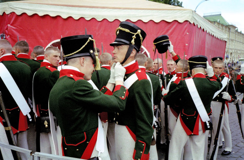 Russian cadets dressing up for the Independence Day Parade, Moscow, 2000From my portfolio on Cahiers