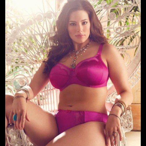 plusmodelmagazine:  The new Elomi promo pics with @theashleygraham  are stunning! #pluspositive #plussizelingerie #ashleygraham #plusmodelmagazine