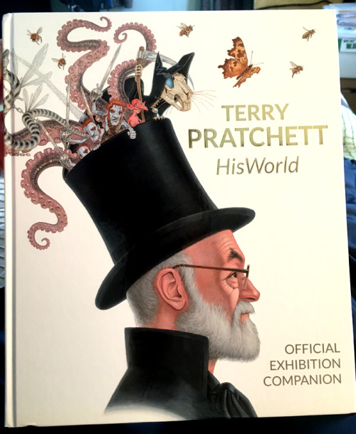 noirandchocolate:It’s time for the “Terry Pratchett: His World” official exhibition companion!  Star