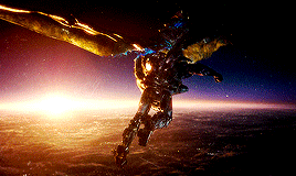akarickywhittle:  Pacific Rim (2013), dir. Guillermo del Toro When I was a kid, whenever