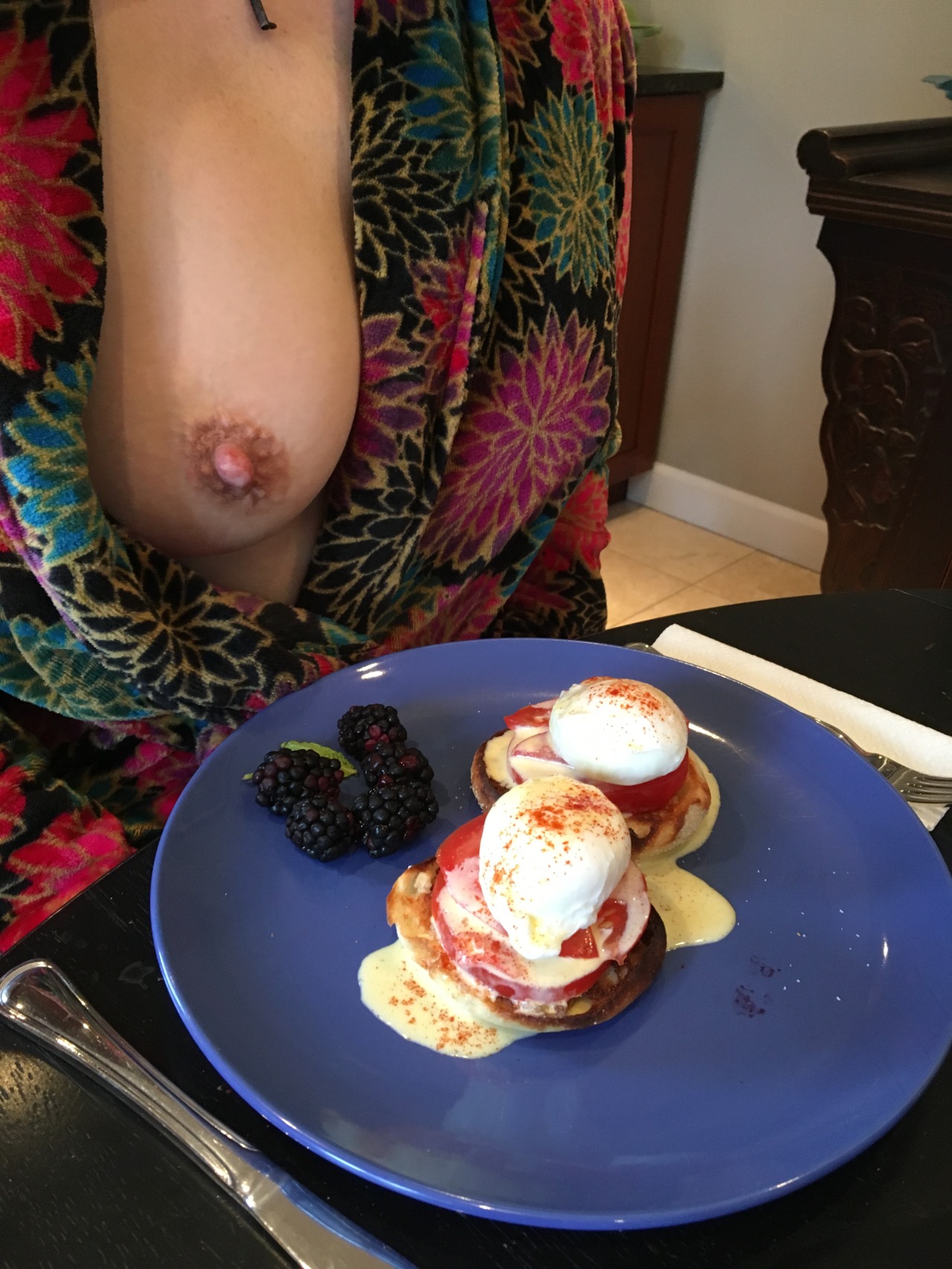 pinkmonkeystl:  Love Sunday morning post sex breakfast.