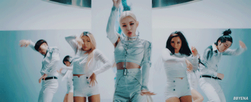 CHUNGHA - “SNAPPING”