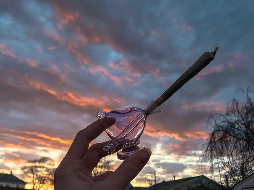 mjarsenal: A beautiful view with a beautiful bubbler from the lovely @silencedhippie! Thanks for the