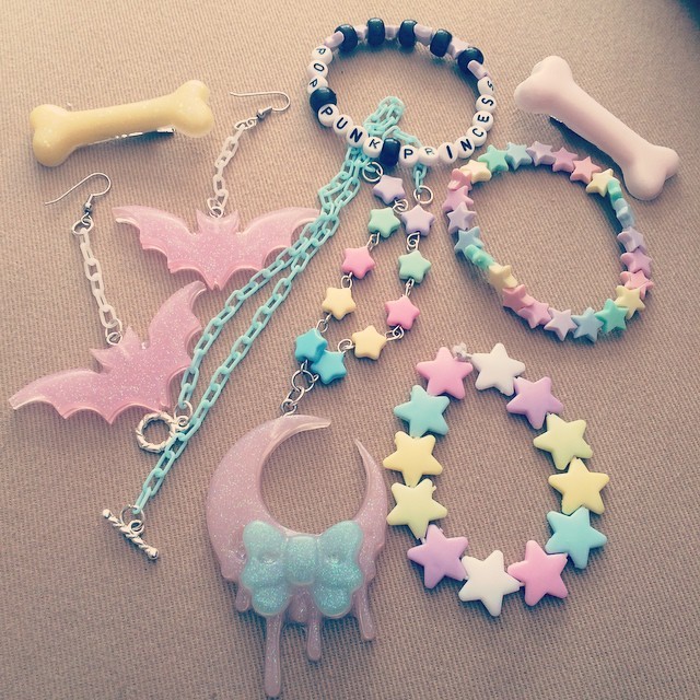 moonprism-powerr:
“•*~♡~*• earrings, bone clips, and necklace are from @kattiecake (#kittywooddesigns) #pastel #pastelgoth #bats #sparkles #stars #jewelry #earrings #necklace #kandi #bracelets #hairclips #accessories #pink #cute #kawaii
”