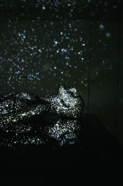 sixpenceee:In her ongoing series of figurative sculptures titled Milky Ways, artist Mihoko Ogaki explores ideas of life, death, and rebirth. 