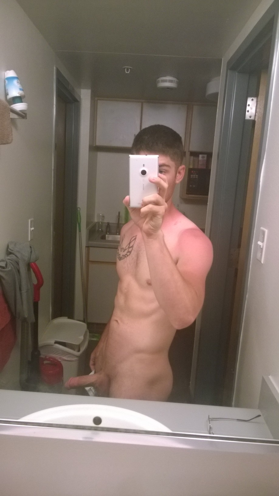 str8guysgonewild:  Air Force cutie:) he showed ass today….