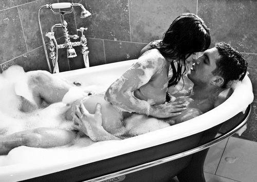 e&hellip;quando i nostri corpi..si incontrano tra baci e piacevoli profumi&hellip;