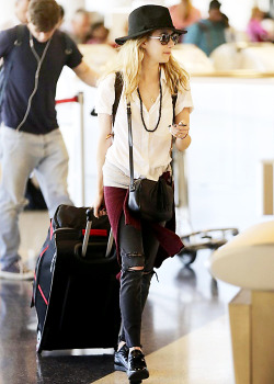 roberts-emma: LAX Airport - October 06, 2014.