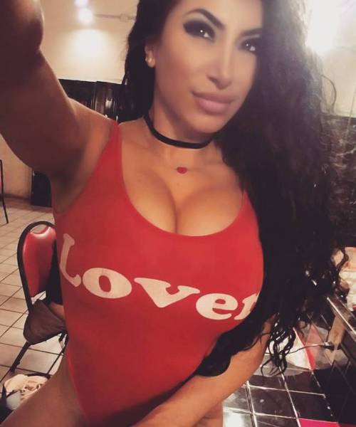 stripper-locker-room:  https://www.instagram.com/kimmie_jade/
