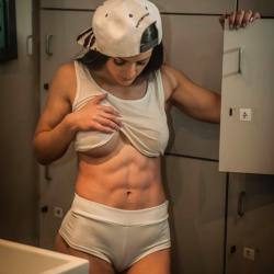 luvherfitbody:  @luanahardcore     #FitWomanLuvrAllStar