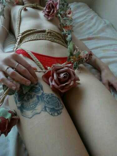 hornyropebunny:  ialienslut:  hornyropebunny:   Model:  @ialienslut  Photographer