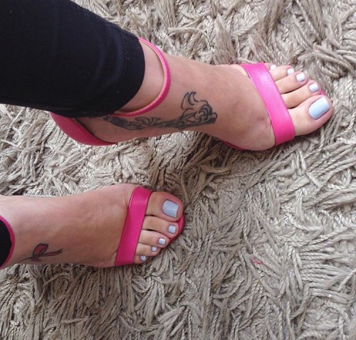 Foreign Feetures 👣