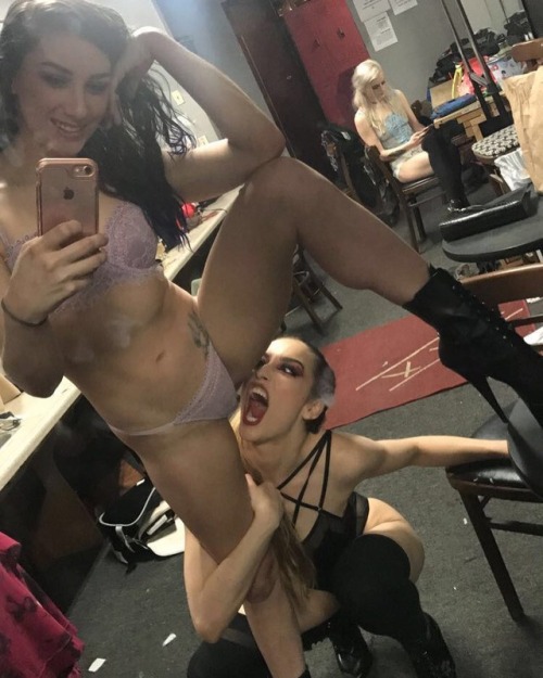 stripper-locker-room:  https://www.instagram.com/saintsashaa/