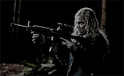 commanderbitanic:mikaelsonsreign:Clarke Griffin + guns(requested by anon)if this isn’t Elyza Lex…the