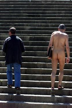 maleinstructor:  A man walking naked in a