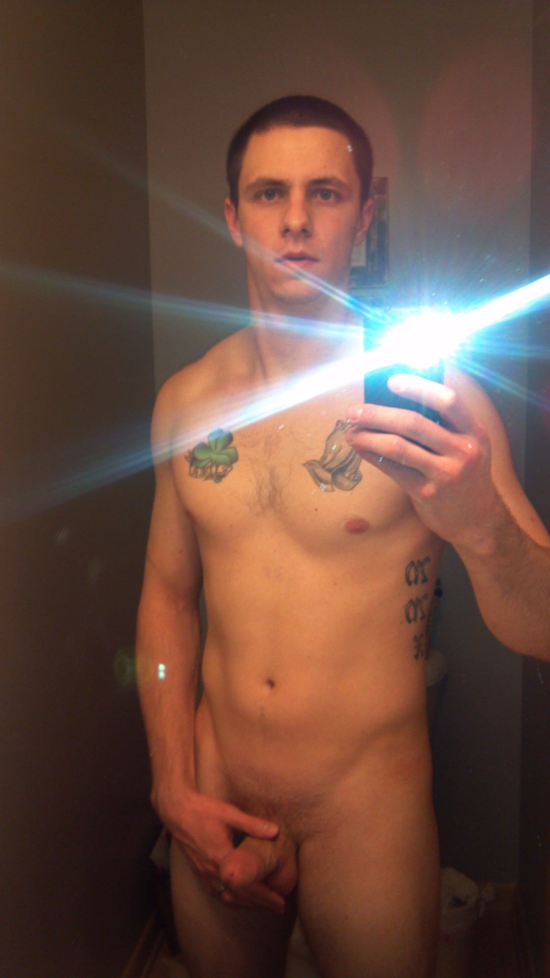 joeyh101:  bicurious guy looking to get his dick sucked  I’ll gladly suck his cock