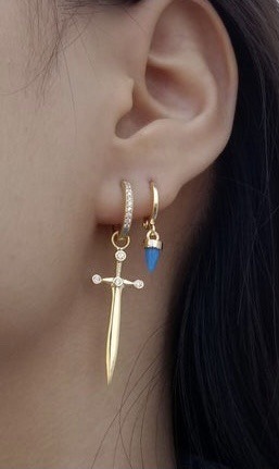 fridayiminlovemp3:dangle sword earrings my beloved <3