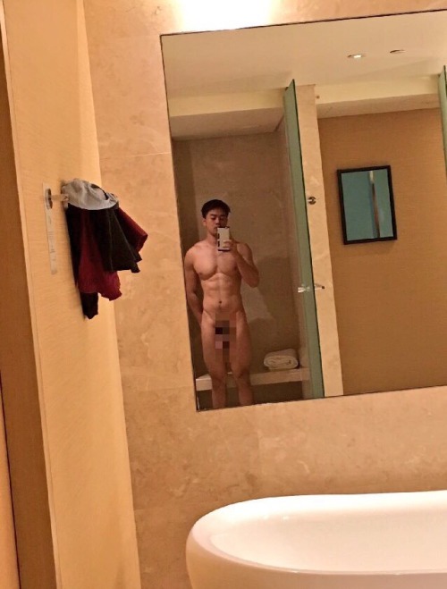 mybananaaas: celebrasian: Vladimir Castillo is such a fucking tease Fuck me daddy