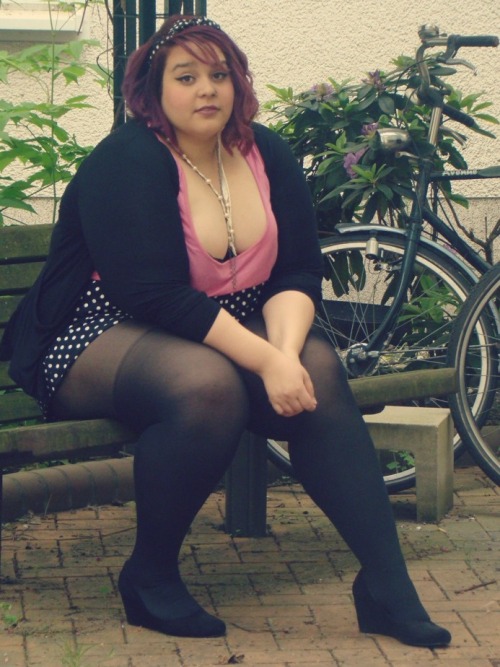 lulinix: Pink is so my color lately! (Shorts &amp; top: Asos Curve~ Cardigan: Amazon~ tights: C