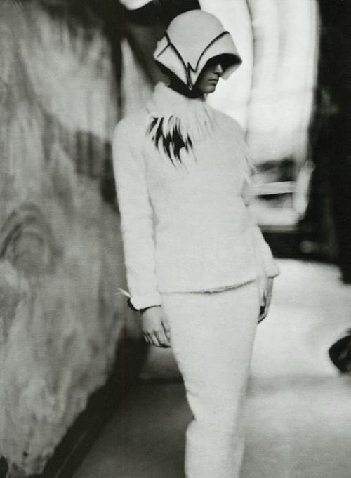 believableillusion:«New Look Signs»Vivien Solari by Paolo Roversi | Vogue Italia October 1999