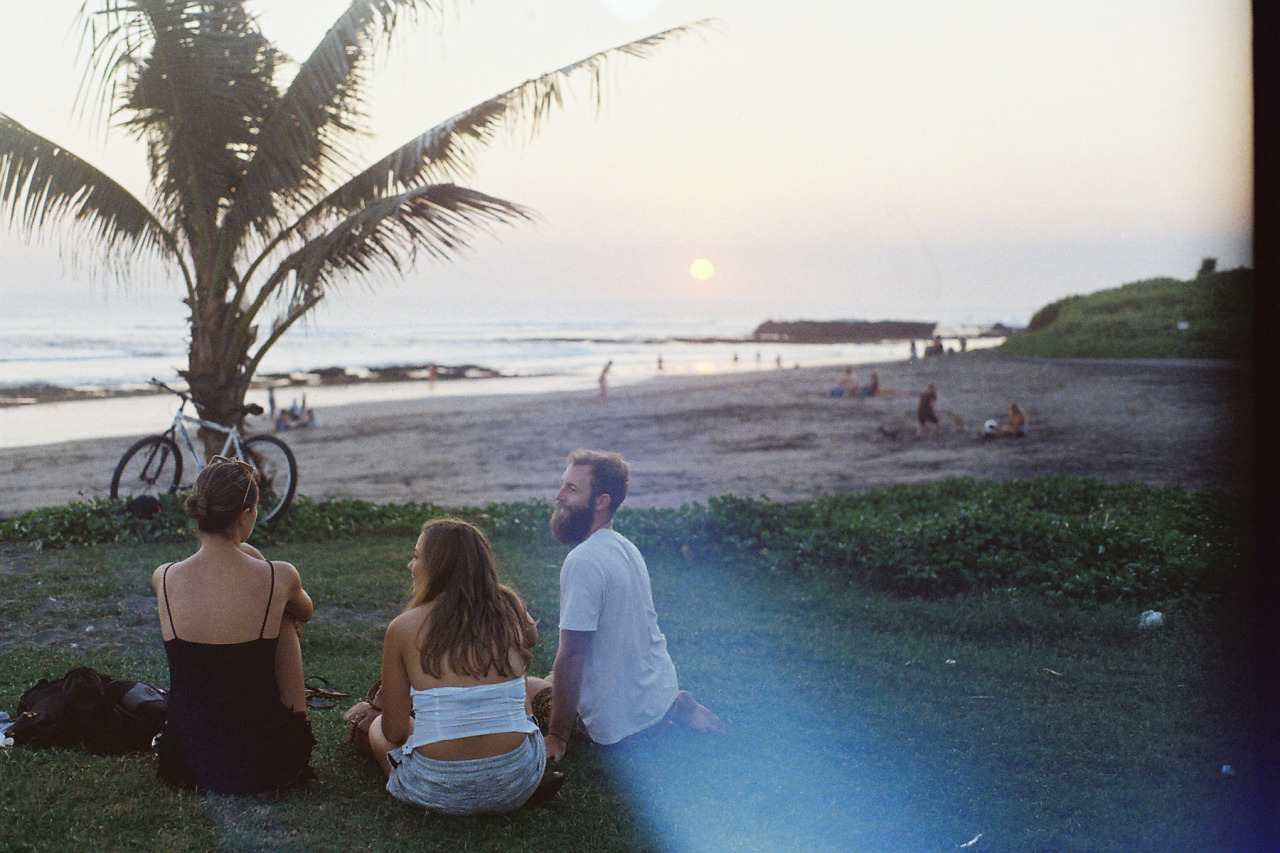 joshhedge:  Bumped into some friends from my home country on an island for a few
