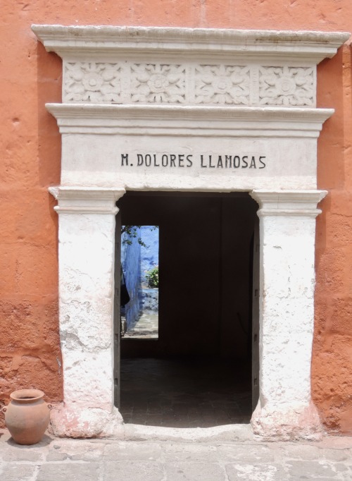 Las Puertas de Arequipa XXIX - “ M. Dolores Llamosas,” puerta interior en el monasterio de Santa Cat