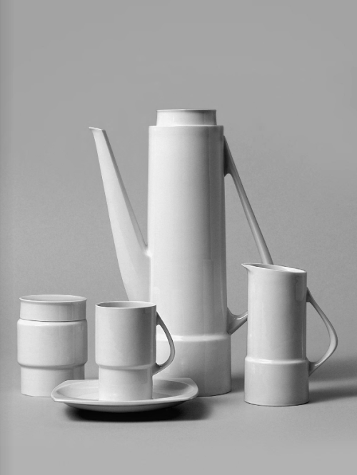 Hans Theo Baumann, coffee service Silhouette, 1959-60. Porcelain. Made by KPM, Germany. From the boo