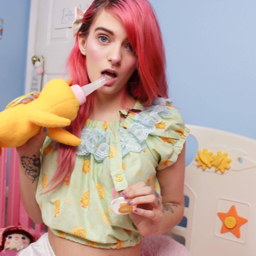 binkieprincess:   Putting on my very first adult photos