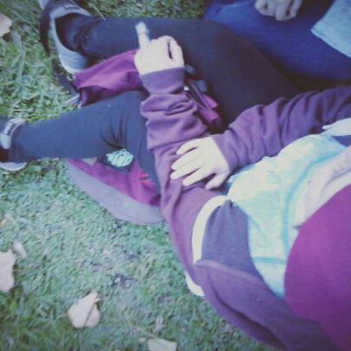 ninisauriarex:  Por que me pasan estas cosas a mi? Por que me tengo que confundir? Odio tanto esto,odio saber que quiero a una persona y estar con ella pero que su forma de ser me haga sentir mal conmigo misma y odio sentirme mal conmigo misma…odio