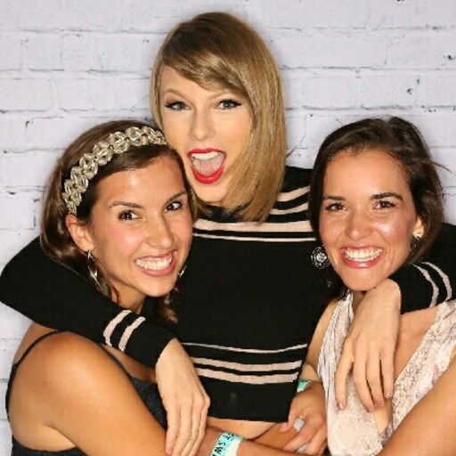 taylorswift:  dancetothisbeatforever:  When you listen to the voice memos juuuust one too many times taylorswift  Hey FRIENDS, wanna help me get Tay to see this? IT WOULD MAKE MY NIGHT!   Standing ovation for Katie, as this is one of the greatest things