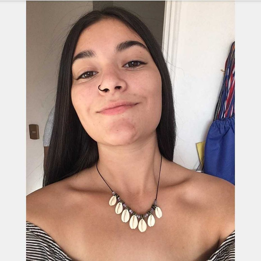 SABÍA USTED QUE: si pone la oreja en la pierna de un extraño