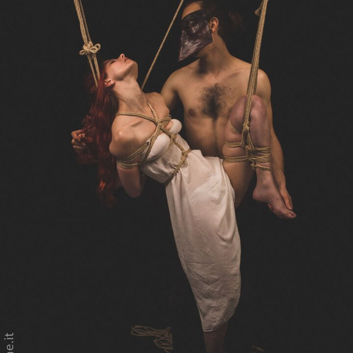 ropeart-master:  kirigamikinbaku:  video Nicholas Bastianello rospe Kirigami, model Tenshiko   