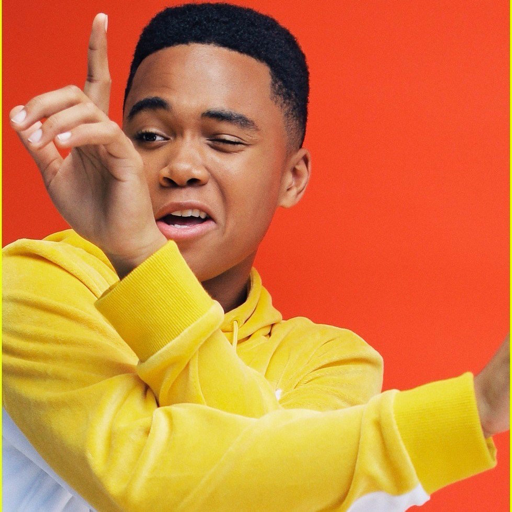hydrichydrangeas: MIKE HANLON FROM IT AND LUCAS SINCLAIR FROM STRANGER THINGS REBLOG IF U LOVE AND SUPPORT THEM BECAUSE THEY ARE EQUALLY AS IMPORTANT AS THE OTHER CHARACTERS 