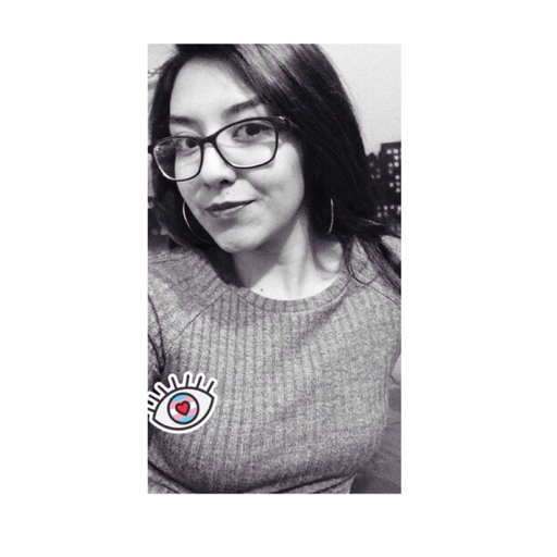 -¿Pasa algo? —No, en realidad. -Entonces… — ¿Entonces qué?-Tus ojos están tristes.— Ah, sí, es que tienen ganas de llorar.-¿Debe pasar algo, no?— No, sólo se ha acumulado mucho hielo en mi interior y ahora ha comenzado a derretirse