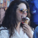 Reblog se você não sabe quem é essa menina que foi muito importante na nossa infância.