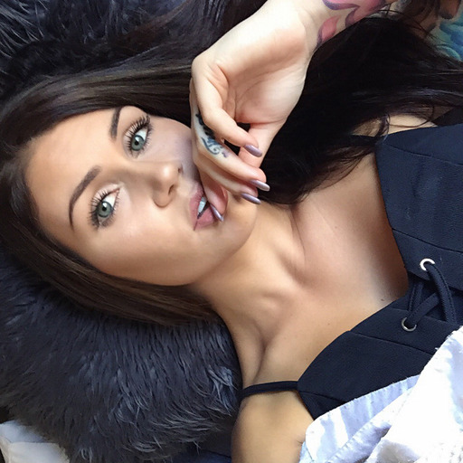 jem-sie:  jordanhoney:  Favourite time of the day, bed time 