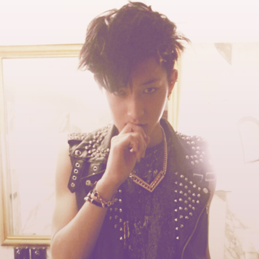 Sex precious-tao:    Tao changed his weibo dp.  To pictures
