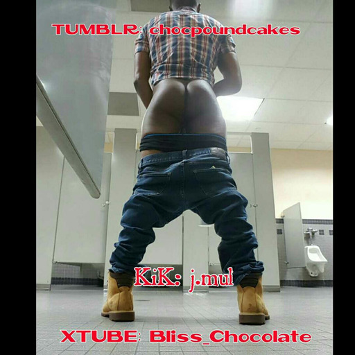 chocpoundcakes:  da-vampire:  chocpoundcakes:  Reblog if you want to see part II where I get naked with ppl in here and not knowing   #BlissChocolate #bubbleass #superfreaks #chocpoundcakes #blkexhibitionists #hornyashell #exhibitionist #idothisshit 