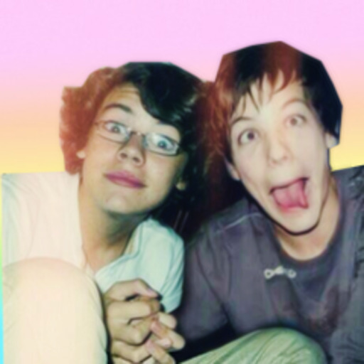 larryshuldmarryk:  GUYS SOMEONE IS RUNNING THROUGH THE STREETS OUTSIDE SCREAMING “IM GAY” AND PLAYING THE NATIONAL ANTHEM 