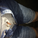 shortspiss:  tattsandkink:  Leak into my jeans sat down.  So piss ich mir auch gern in die Jeans   fucking hot!!!